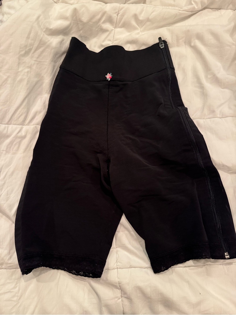 Design Veronique compression shorts for after thigh lift.